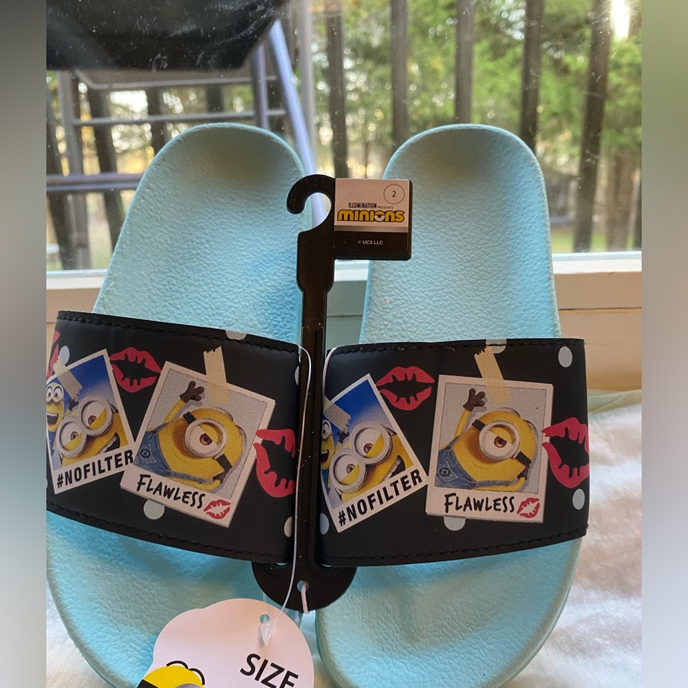 MINIONS SLIDES SANDALS - Picture 5 of 15